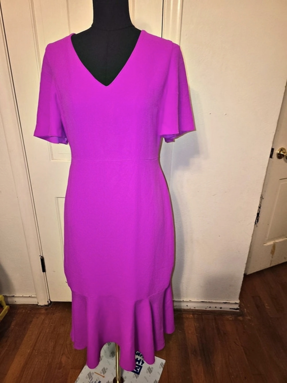 Banana Republic Pink V-Neck Midi Dress Size 4 Like New